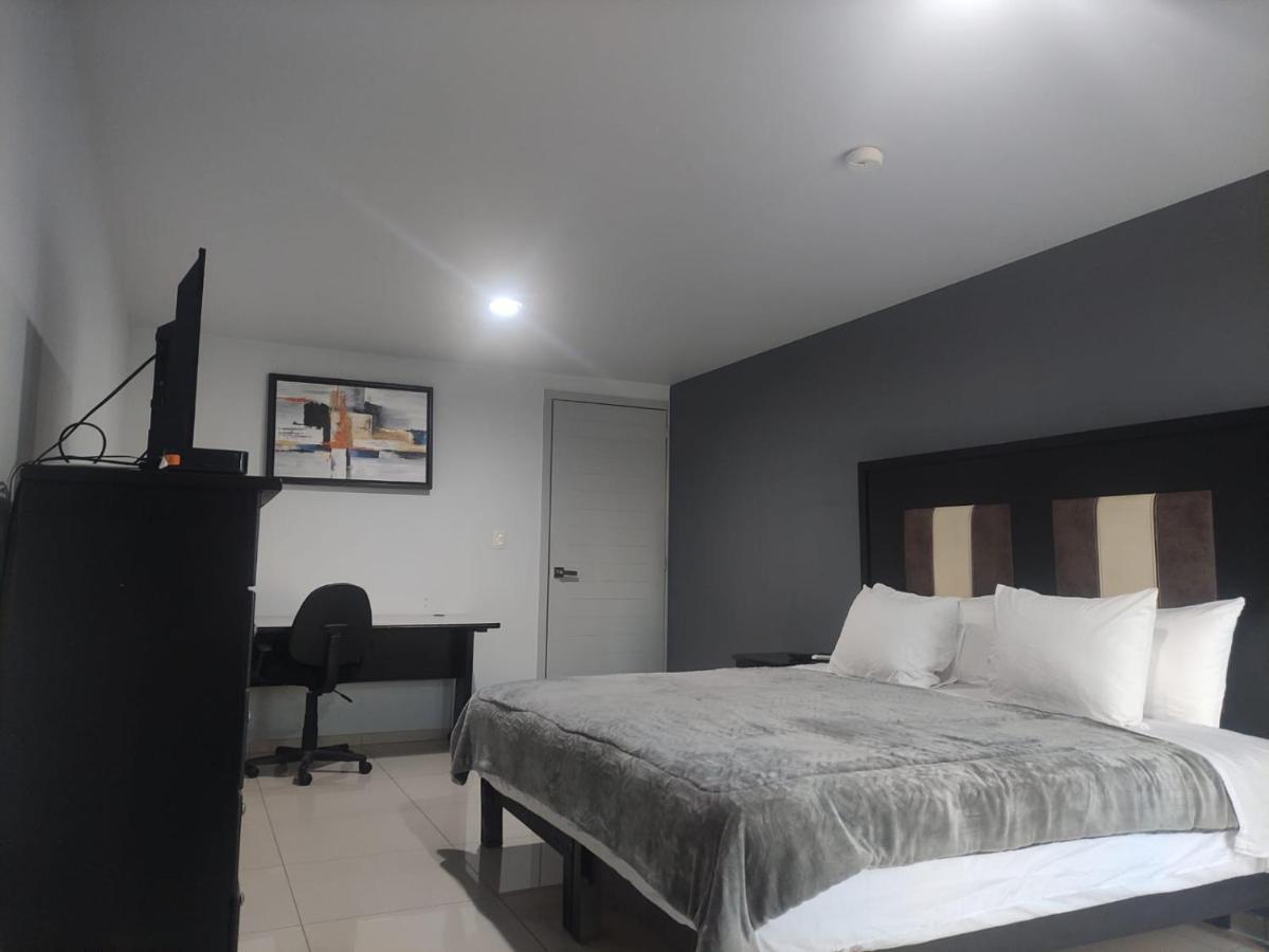 Hotel Casa Galeana Centro Con Estacionamiento Privado อากวสคาเลียนเทส ภายนอก รูปภาพ