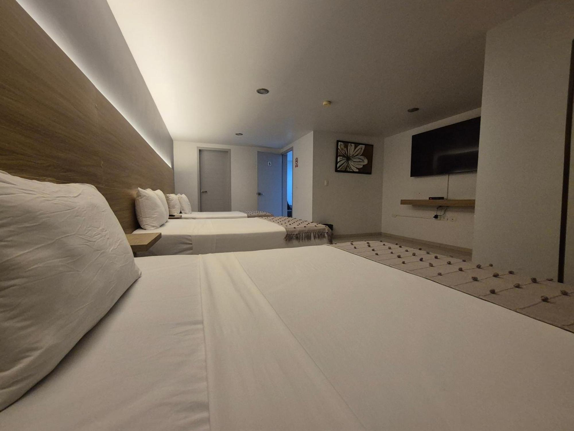 Hotel Casa Galeana Centro Con Estacionamiento Privado อากวสคาเลียนเทส ภายนอก รูปภาพ