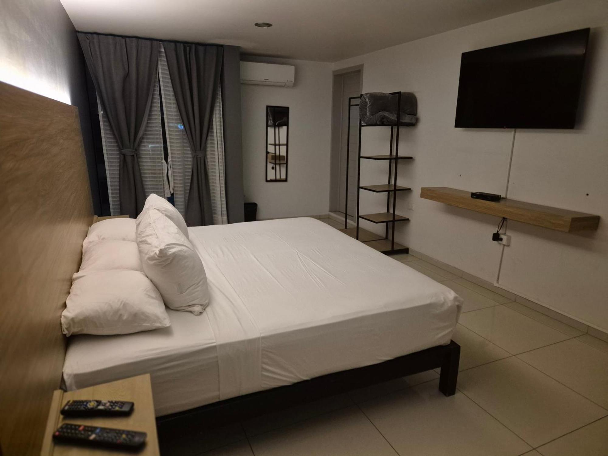 Hotel Casa Galeana Centro Con Estacionamiento Privado อากวสคาเลียนเทส ภายนอก รูปภาพ