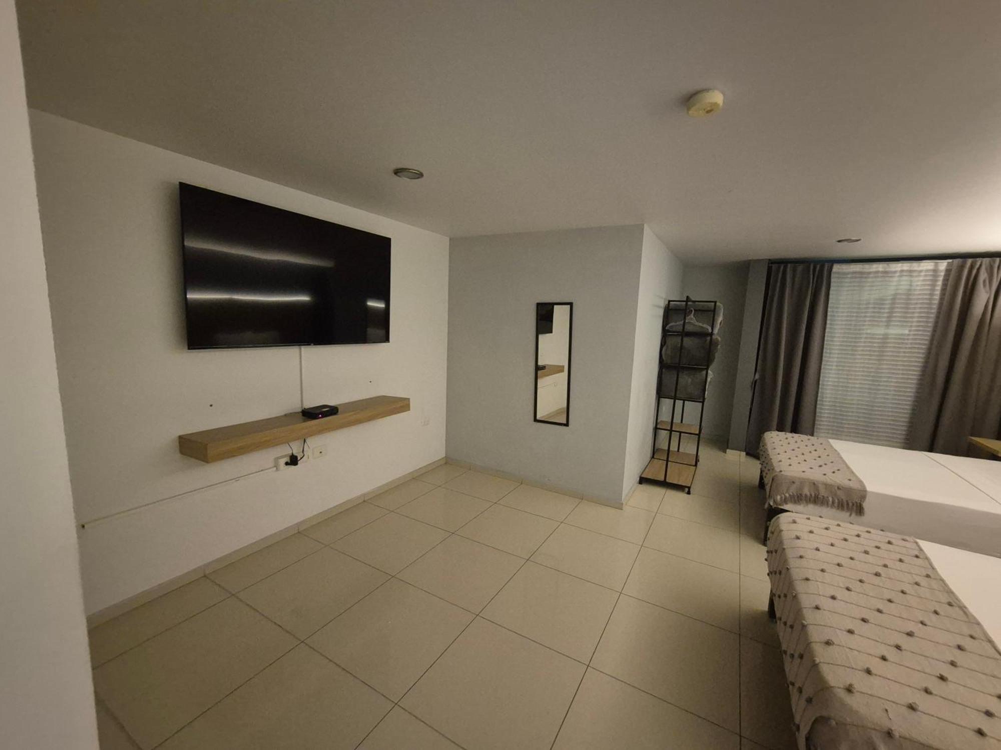Hotel Casa Galeana Centro Con Estacionamiento Privado อากวสคาเลียนเทส ภายนอก รูปภาพ